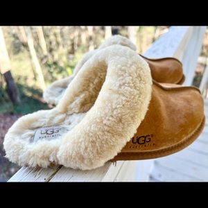 UGG Women's Scuffette Slippers Size 8